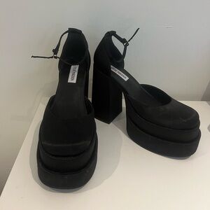 Black steve madden pumps